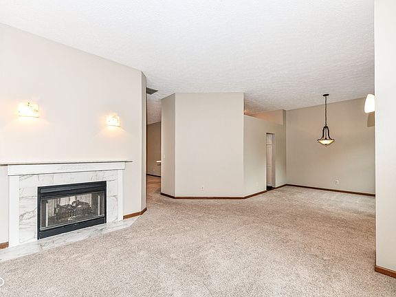 3rd image of 7689 Pinesprings East Dr
