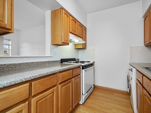 5th image of 68 E 120th St Fl 3