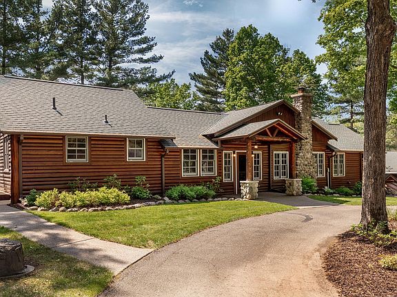 4th image of 15313 Woodland Beach Ln