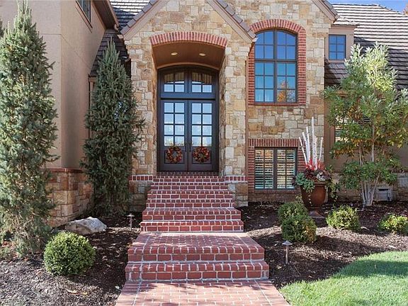 This home is very well taken care of!