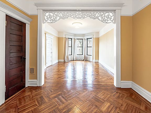 2nd image of 1522 Putnam Ave Floor 1