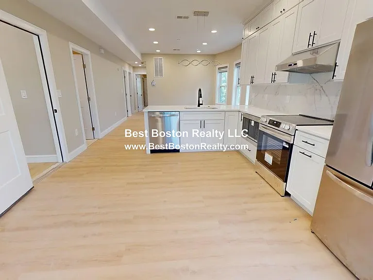 231 Highland Ave #3 — Photo 2