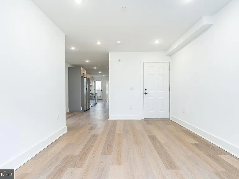 2252 N Front St #3 — Photo 4