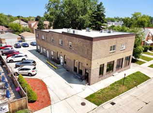 7228 39th St APT 2W, Lyons, IL 60534