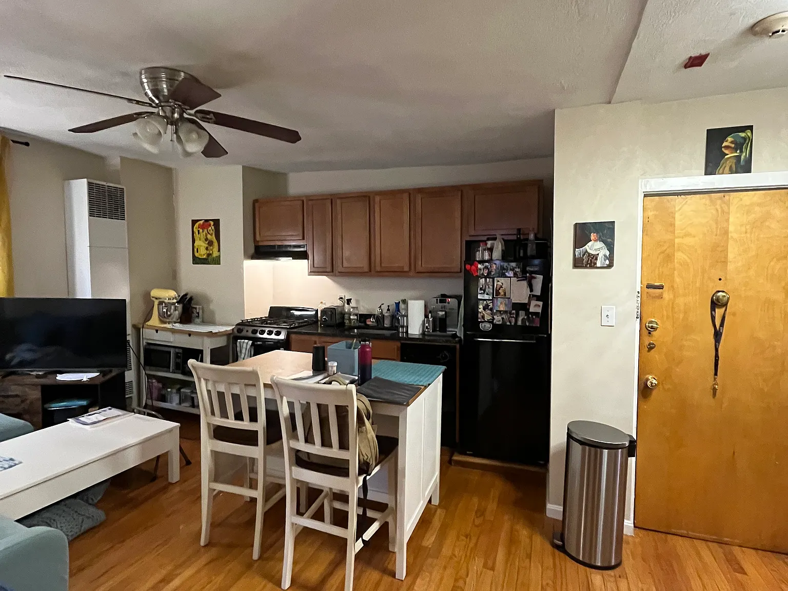 2 bed, 999 sqft, $3,720 — Photo 3