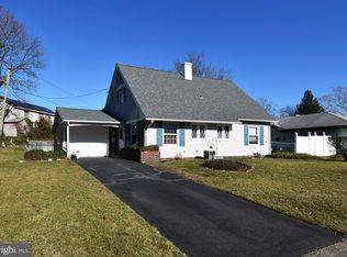 11 Stirrup Ln, Willingboro, NJ 08046