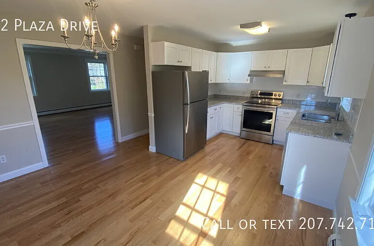 312 Plaza Dr — Photo 2