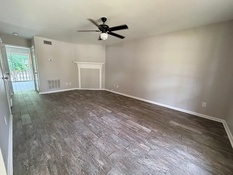 8702 White Rock Ln — Photo 1