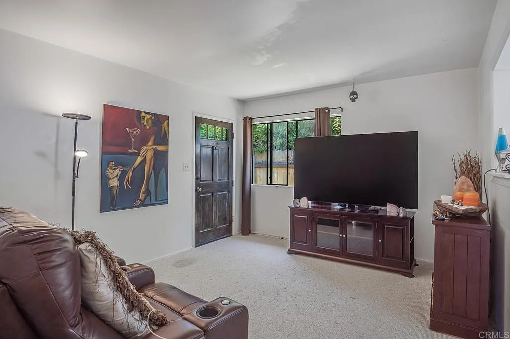 2 bed, 654 sqft, $3,600 — Photo 4