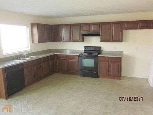 3rd image of 2562 Meadow Trace Dr