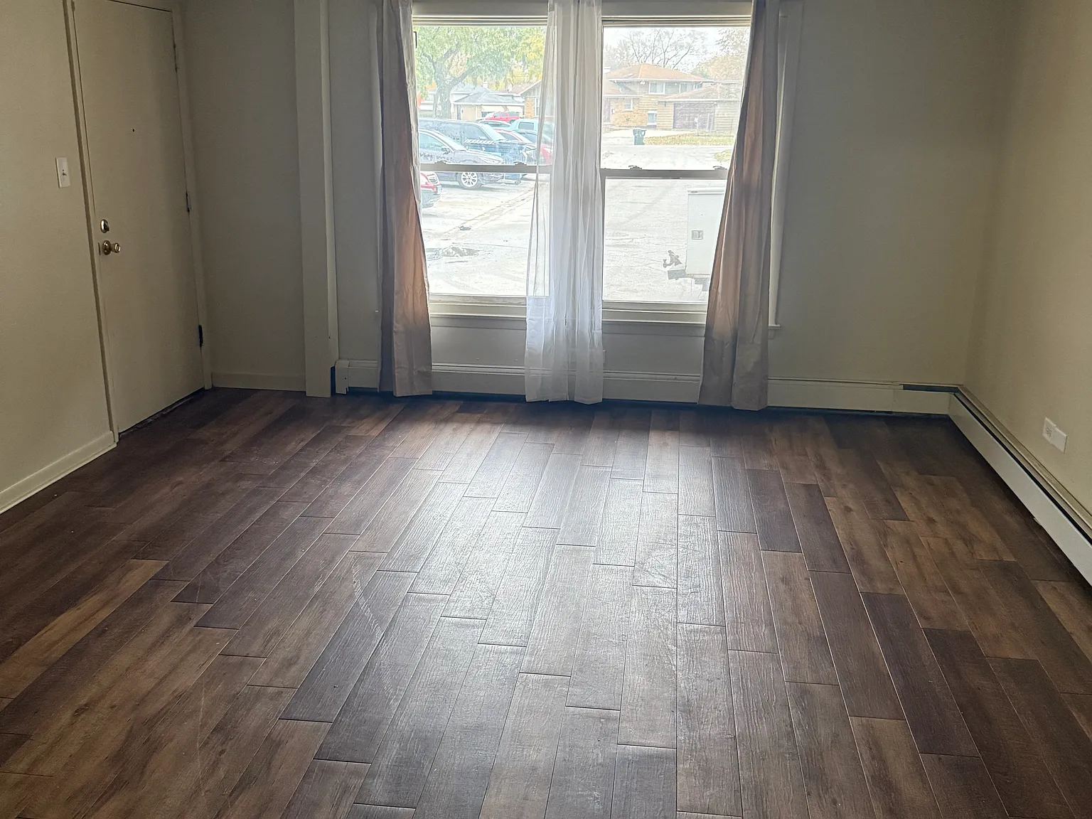 3 bed, 1.5 bath, 1000 sqft, $2,300 — Photo 4