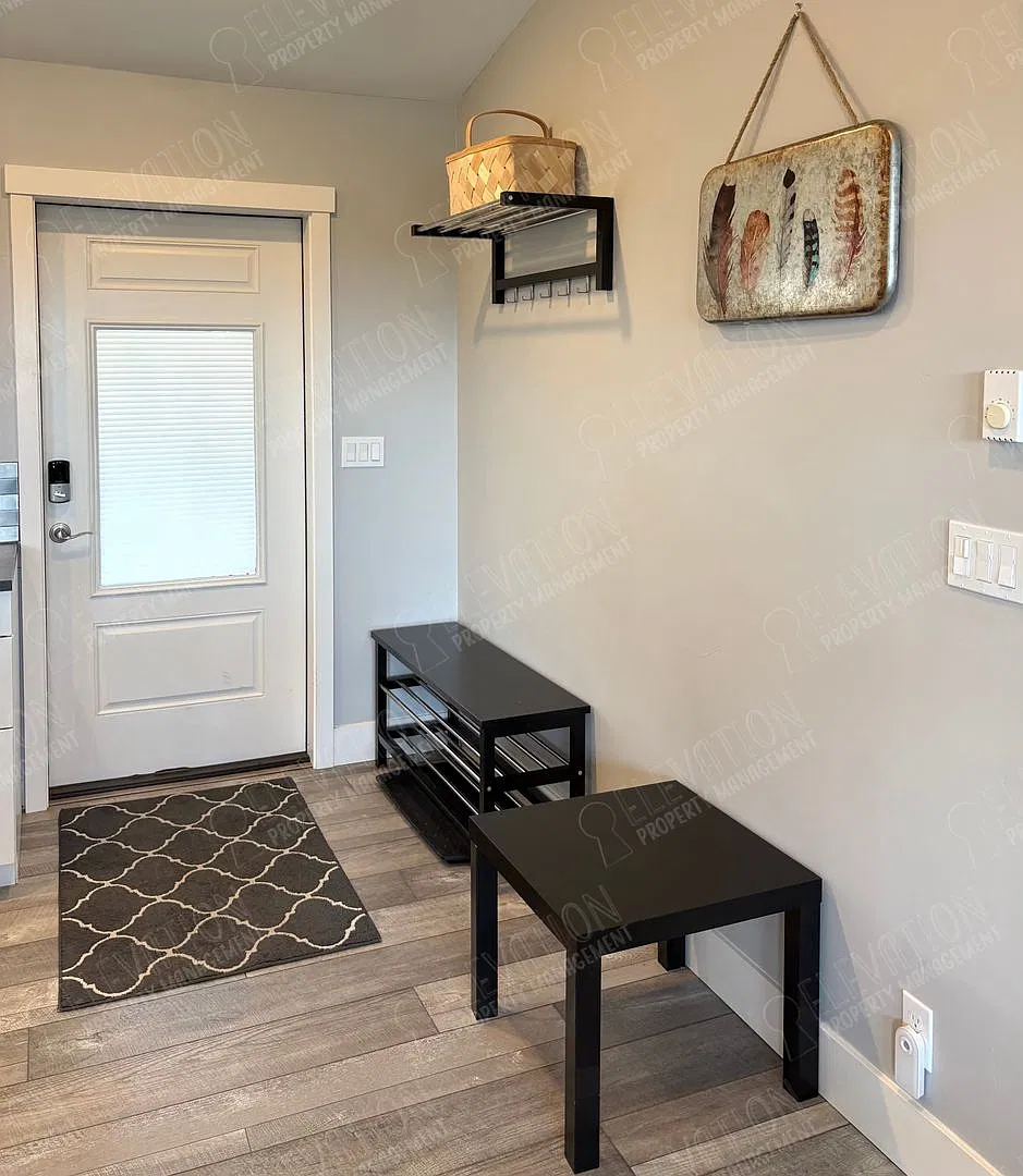 Furnished 1 BR ADU in Beautiful Awbrey Butte — Photo 4
