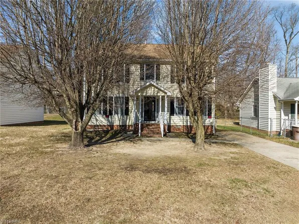 4003 Hope Valley Ln, Greensboro, NC 27401
