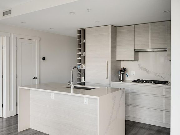 5th image of 777 Herald St #1006