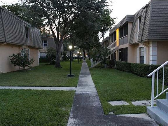 4th image of 320 NW 69th Ave APT 150