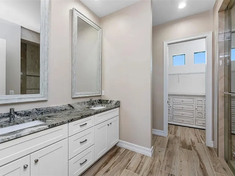 212 Rotonda Blvd E — Photo 13
