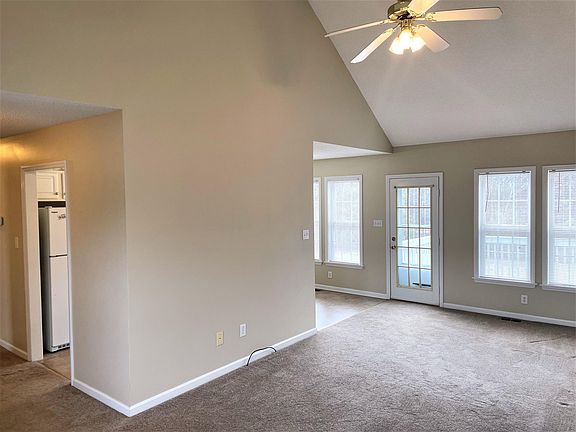 Livingroom with vaulted ceilings