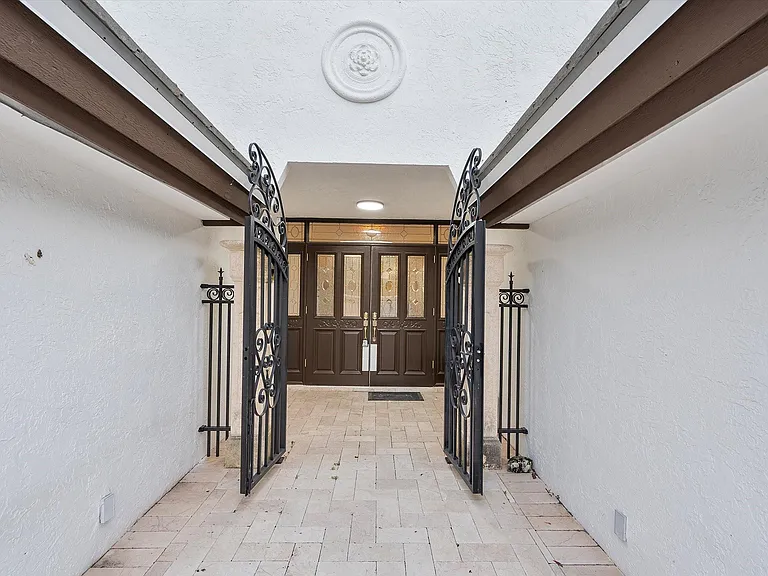1421 Ponce De Leon Dr — Photo 66