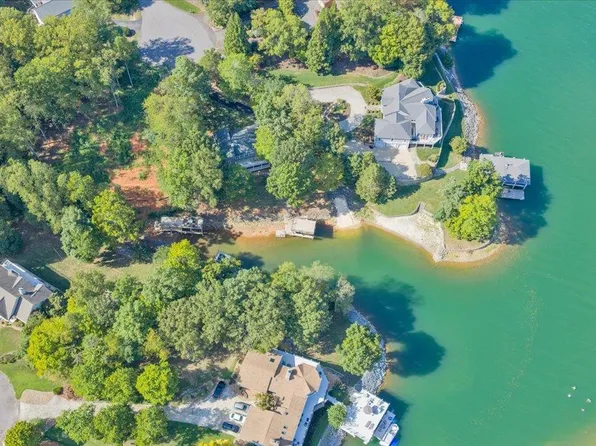 41 N Pointe Ln, Moneta, VA 24121