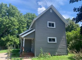 338 N Dewey St, Owosso, MI 48867
