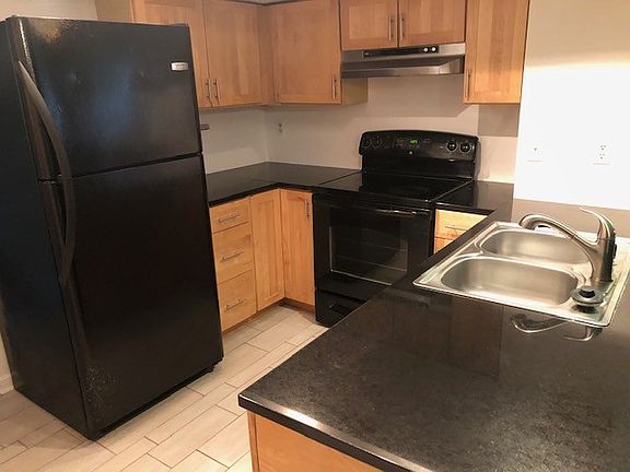 3rd image of 294 Dayton Ave