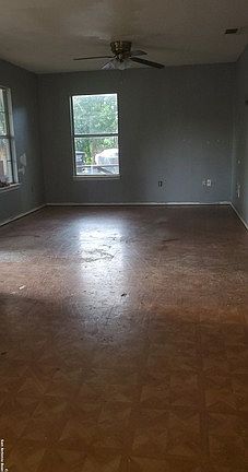 3rd image of 815 Avenue S