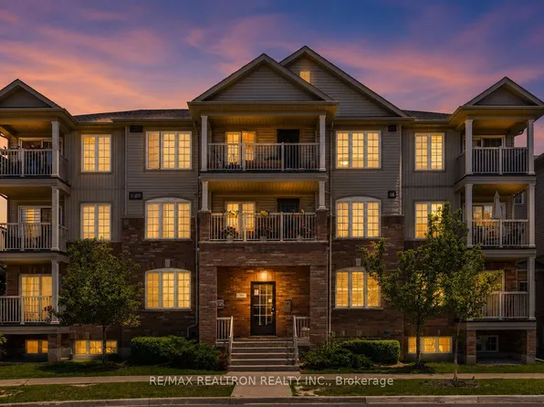 161 Isaac Devins Blvd #5, Toronto, ON M9M 0C5