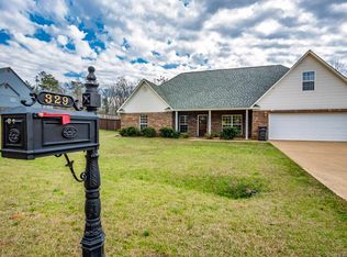 329 Lakes Dr N, Oxford, MS 38655