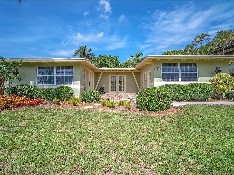 2555 Nassau Ln