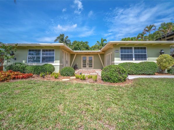 2555 Nassau Ln