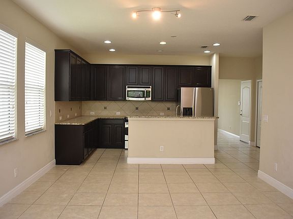 3rd image of 5060 Creekside Park Ave