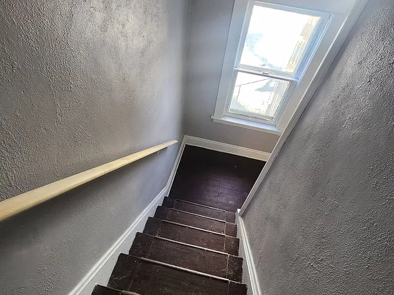 11702 Honeydale Ave — Photo 36