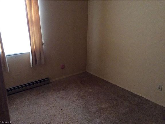 5th image of 1015 Highland Ave