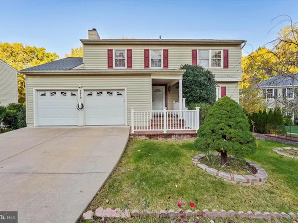 8810 Moverly Ct, Springfield, VA 22152
