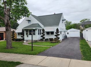 108 Westward Ho Dr, Northlake, IL 60164