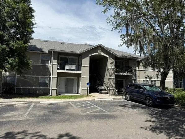 3705 SW 27th St APT 1015, Gainesville, FL 32608