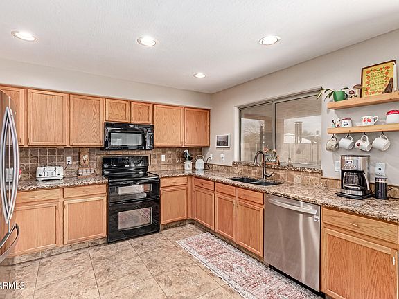 3rd image of 17025 W ABERDEEN Drive