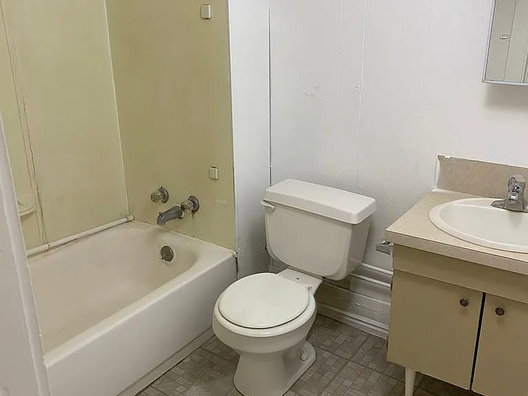 420 S 6th Ave — Photo 36