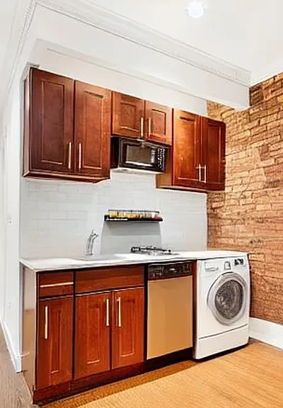 610 E 9th St #2R — Photo 3