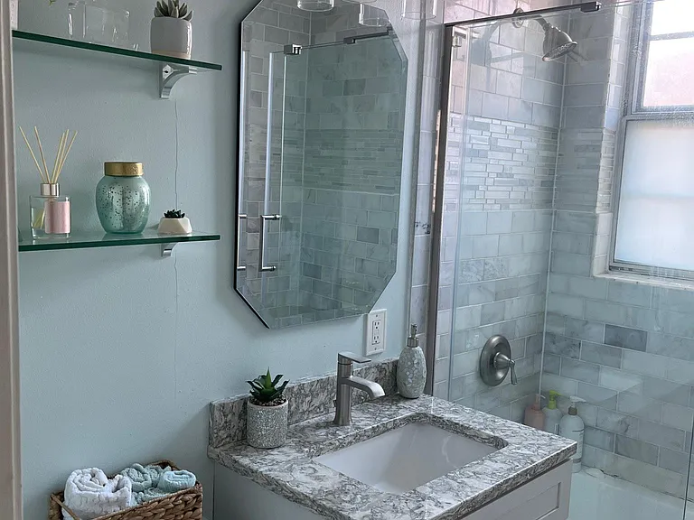 1812 N Queens Ln #217 — Photo 14