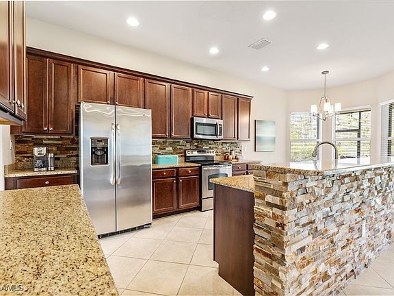 4th image of 11164 Sparkleberry Dr