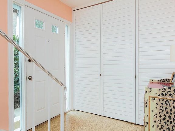 4th image of 300 Harbour Dr APT 501A