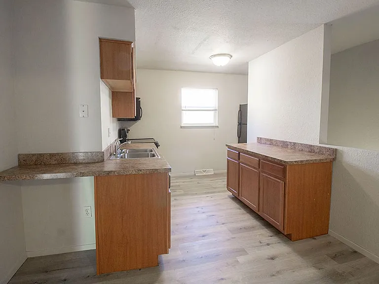 1005 W Ash St — Photo 6