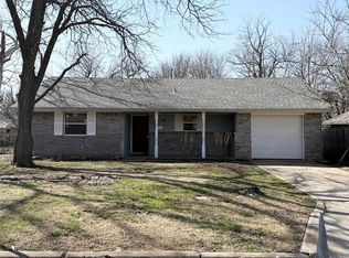 907 W 23rd St, Ada, OK 74820