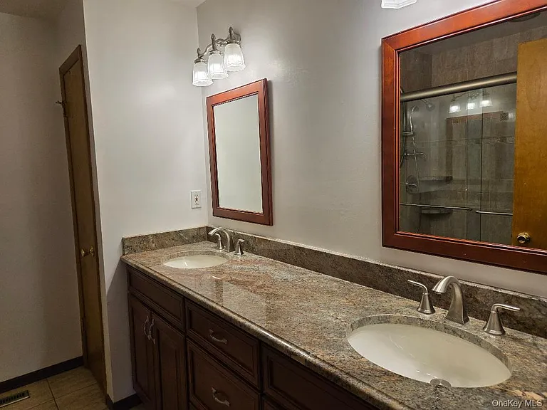 731 Panorama Dr — Photo 30