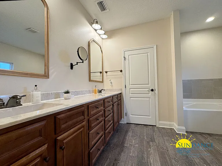306 Ohio Pl — Photo 20