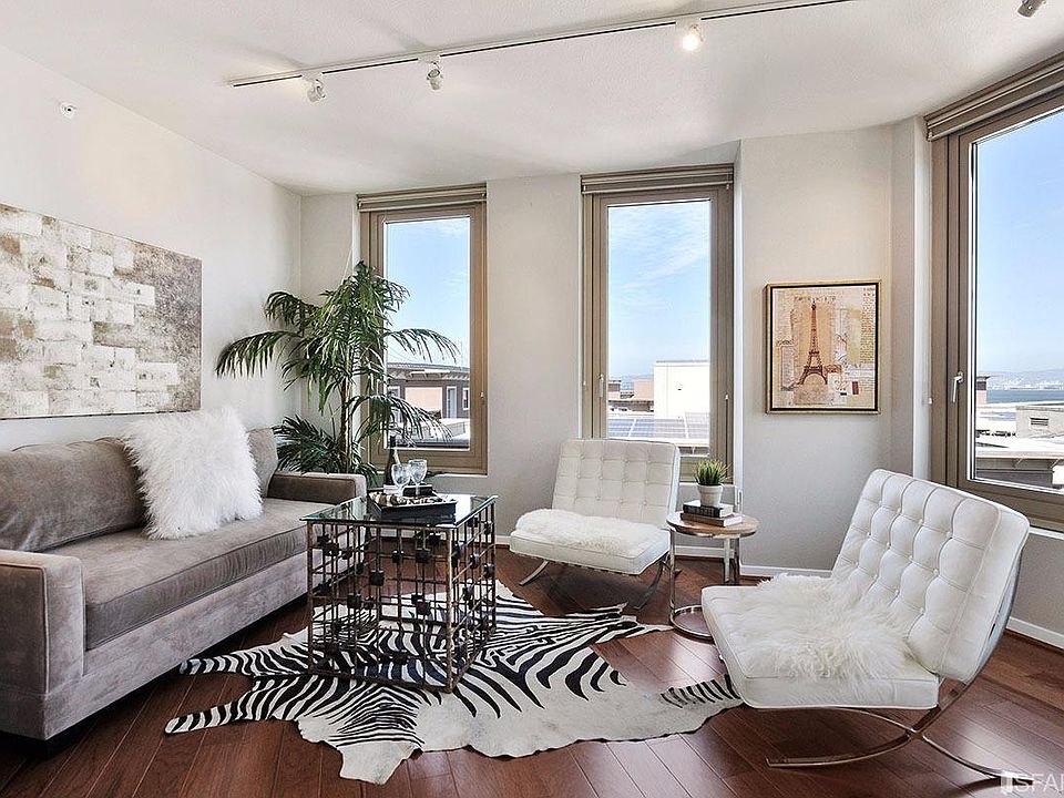 1st image of 88 King St Unit 525
