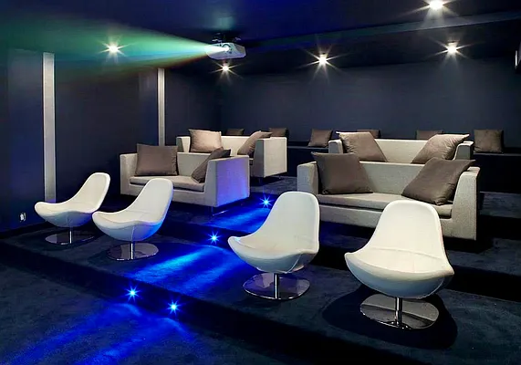 Sold by Compass | media 23