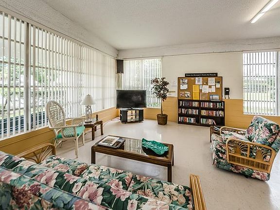 4th image of 4140 55th St N APT 1215