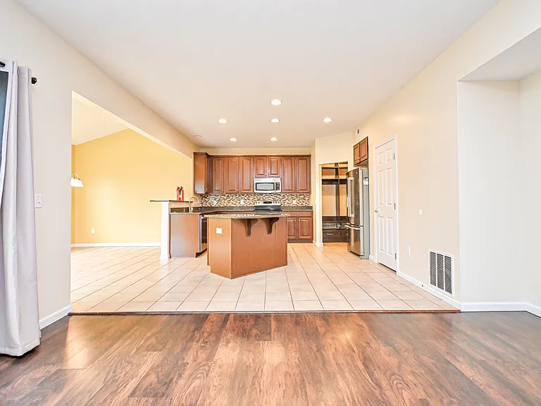8453 Forest Valley Dr — Photo 9